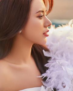 Chụp Hình Cưới Pre-wedding: Ngoại Cảnh Hay Studio? Lựa Chọn Nào Hoàn Hảo Cho Bạn?